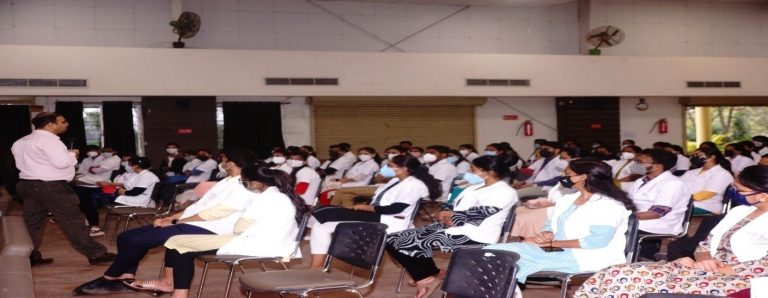 Dr. Dinesh jagiasi took a recap session for Day 1 and interacted with interns about counseling the patients