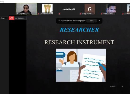 Speaker Dr Mugdha Khond expressing her views on Research in Dentistry